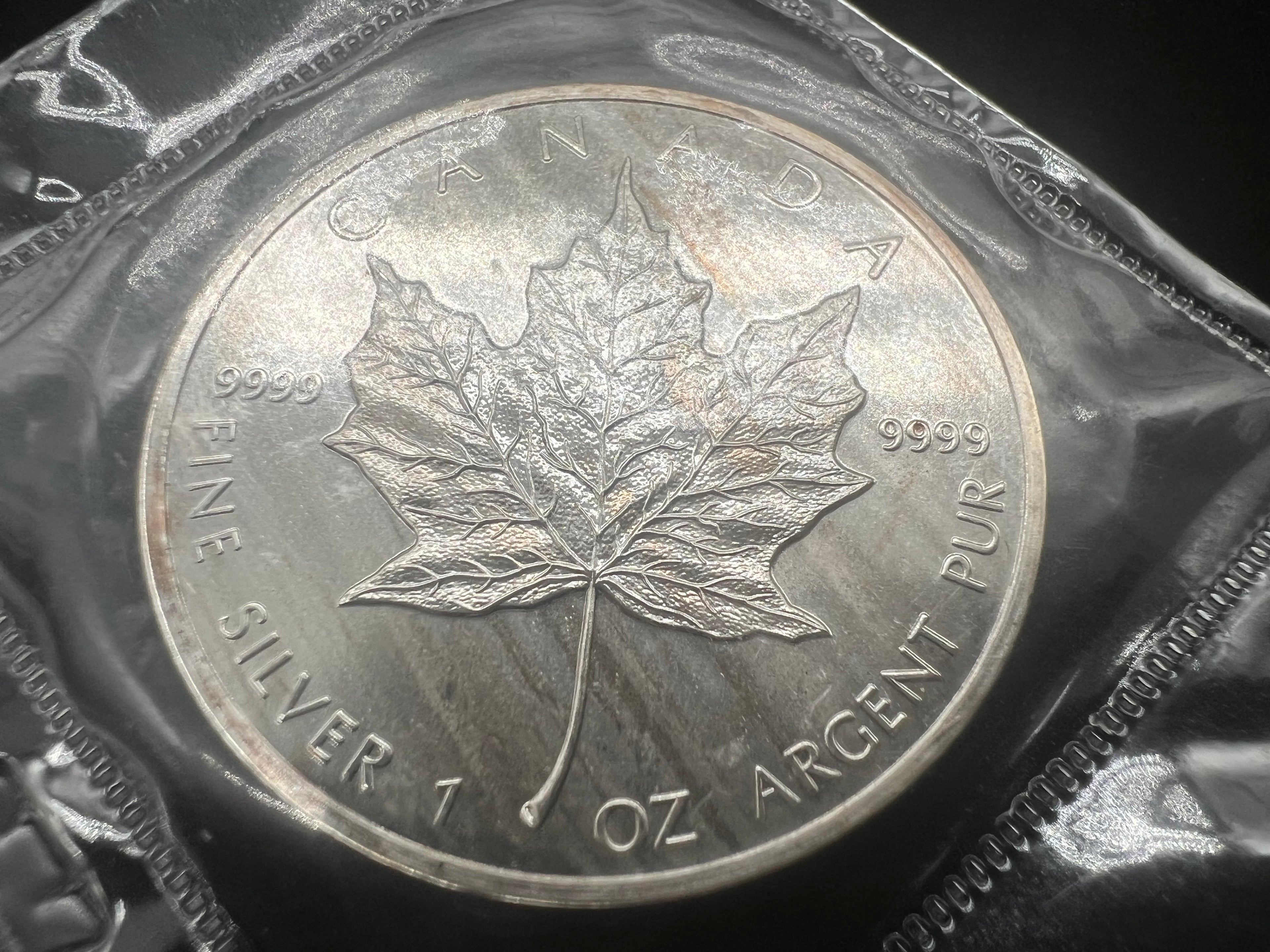 1988 Canada Maple Leaf In Original Mint Packaging