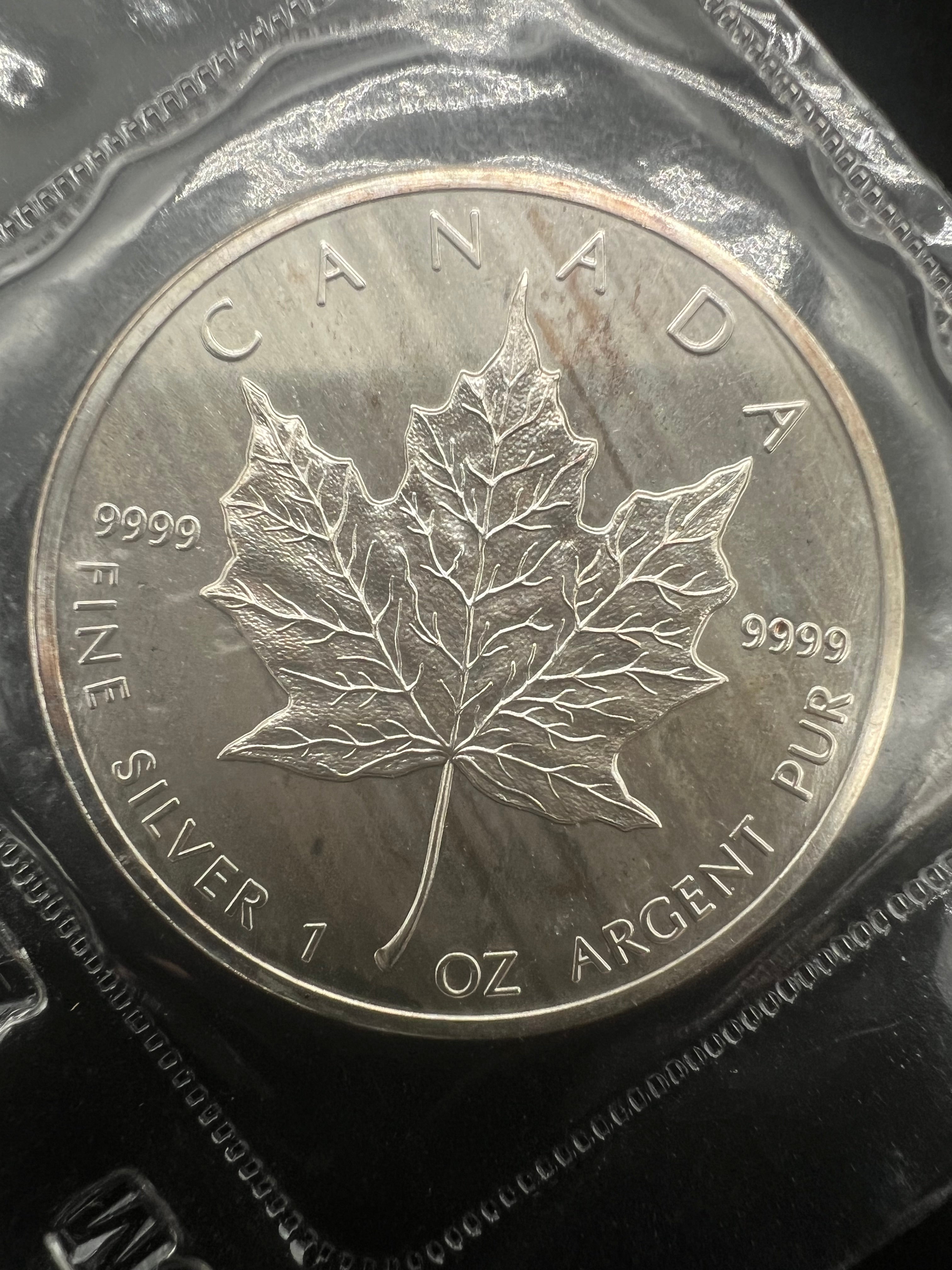 1988 Canada Maple Leaf In Original Mint Packaging